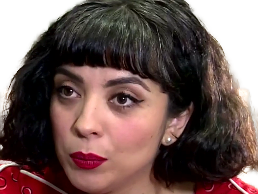 mon laferte norma chanteuse auteure compositrice latine mexicaine chilienne trentaine trentenaire brune femme