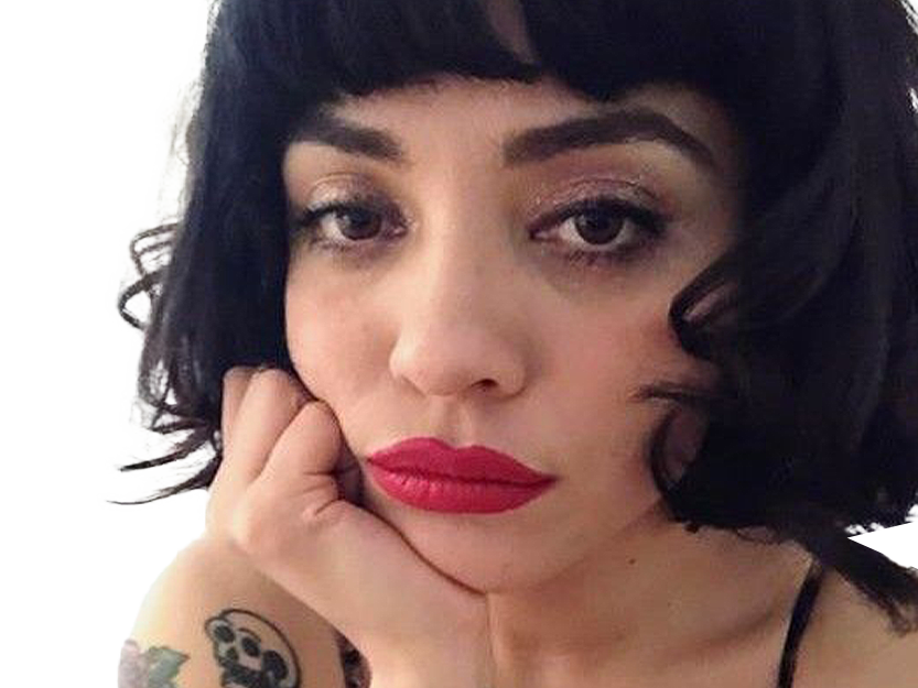 mon laferte norma chanteuse auteure compositrice latine mexicaine chilienne trentaine trentenaire brune femme