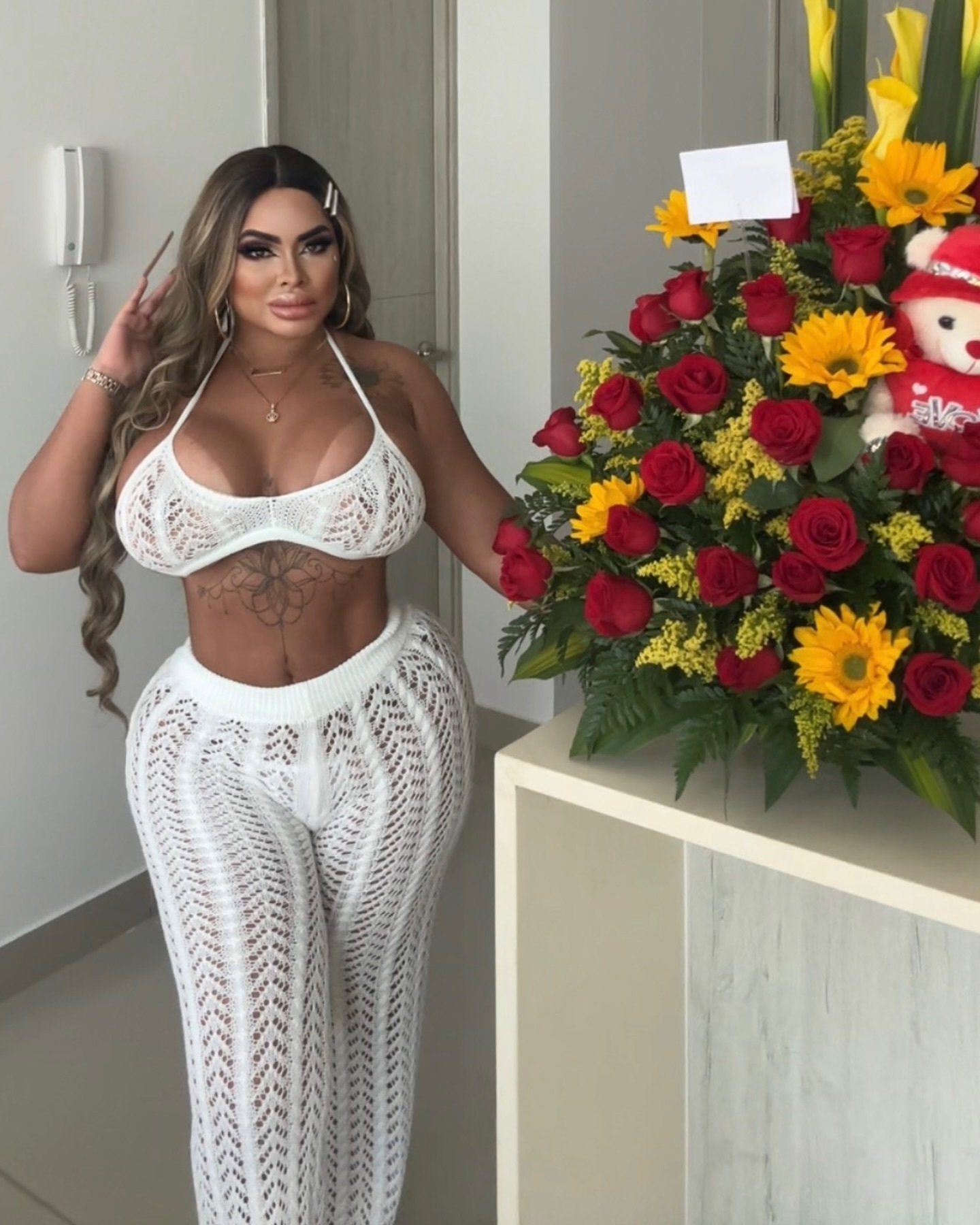 bimbo chirurgie femme meuf fille bzez boule