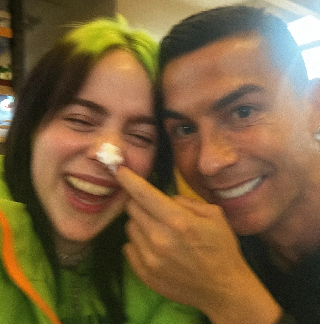 billie ellish ronaldo teen femme meuf fille