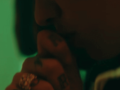 blessd el bendito medallo gif