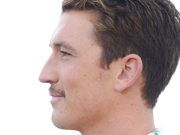 miles teller bradley bradshaw acteur americain homme top gun moustache trentenaire trentaine brun cicatrices
