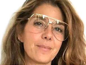 marisa tomei actrice vieille mais belle bonne brune americaine spiderman cinquantaine cinquantenaire lunettes