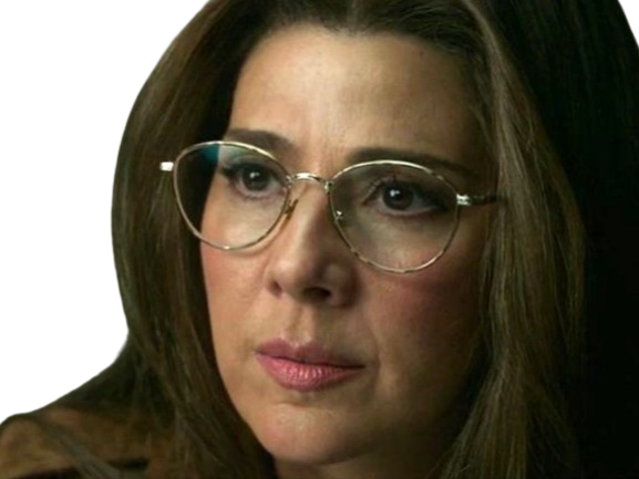 marisa tomei actrice vieille mais belle bonne brune americaine spiderman cinquantaine cinquantenaire lunettes
