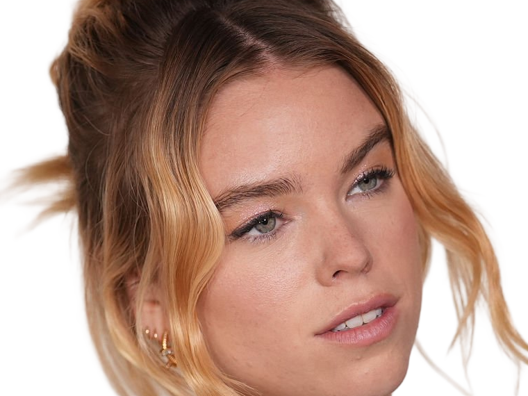 milly amelia may alcock actrice productrice australienne femme vingtaine vingtenaire cheveuxblonds yeuxbleus annees 2020s