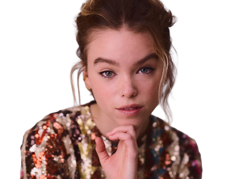 milly amelia may alcock actrice productrice australienne femme vingtaine vingtenaire cheveuxblonds yeuxbleus annees 2020s