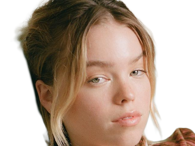 milly amelia may alcock actrice productrice australienne femme vingtaine vingtenaire cheveuxblonds yeuxbleus annees 2020s