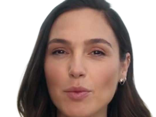 gal gadot actrice productrice mannequin miss israelienne juive femme trentaine trentenaire annees 2020s cheveuxbruns yeuxmarrons