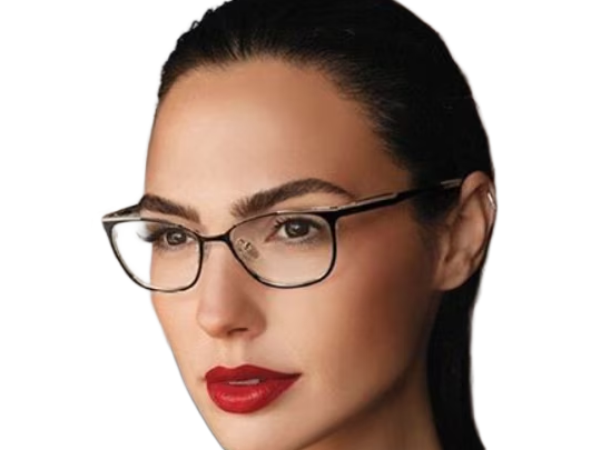 gal gadot actrice productrice mannequin miss israelienne juive femme trentaine trentenaire annees 2020s cheveuxbruns yeuxmarrons