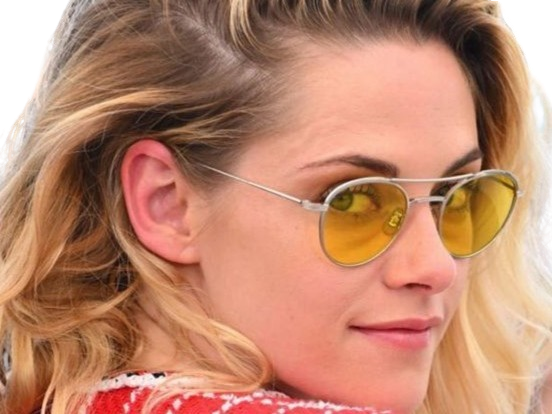 kristen stewart actrice americaine blonde yeux verts femme cannes lunettes annees 2022 2020s