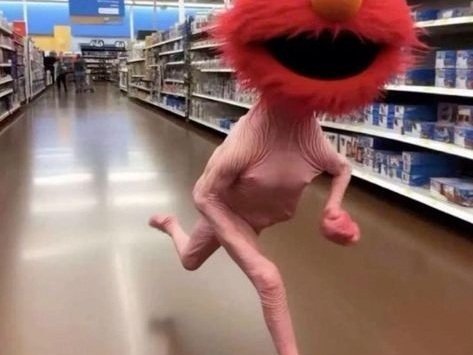 cursed elmo courir running magasin shop poulet chicken body corps