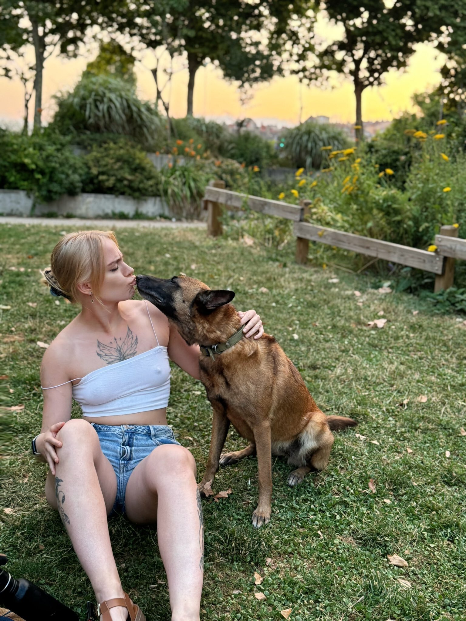 mila droite feministe teen bzez meules loches obus nene nibard bave femme meuf fille