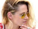 kristen-stewart-actrice-americaine-blonde-yeux-verts-femme-cannes-lunettes-annees-2022-2020s