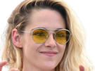 kristen-stewart-actrice-americaine-blonde-yeux-verts-femme-cannes-lunettes-annees-2022-2020s