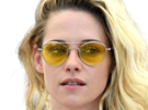 kristen-stewart-actrice-americaine-blonde-yeux-verts-femme-cannes-lunettes-annees-2022-2020s
