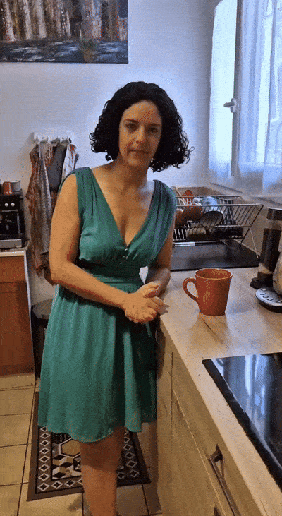 manon aubry lfi insoumis ai ia chicheportiche la france gauche gaucho woke