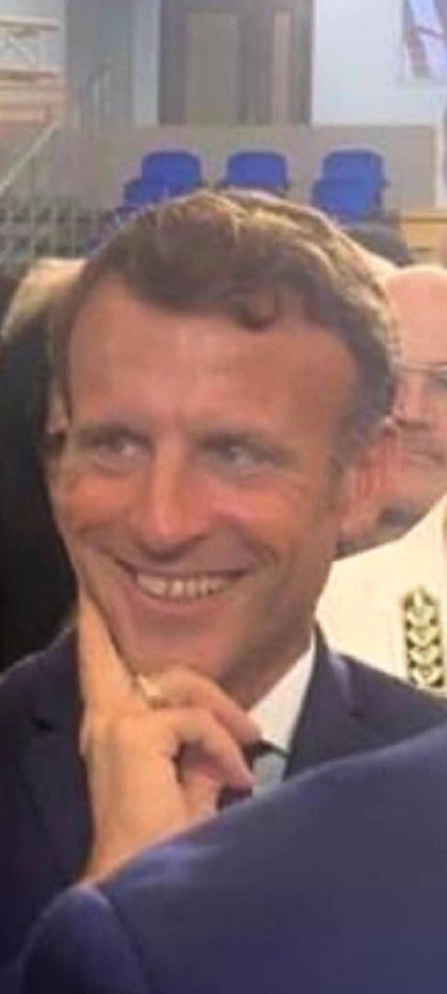 glandilus jupiter regard imane khelif 2024 olympic look eiffel louvre seine oil bi genre exit