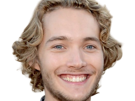 toby-finn-regbo-acteur-musicien-homme-britannique-anglais-vingtenaire-vingtaine-cheveuxblonds-yeuxbleus-cheveuxboucles-2010s
