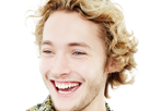 toby-finn-regbo-acteur-musicien-homme-britannique-anglais-vingtenaire-vingtaine-cheveuxblonds-yeuxbleus-cheveuxboucles-2010s