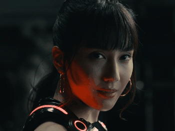 chihiro yamamoto reine pique alice borderland regard sourire maline gif