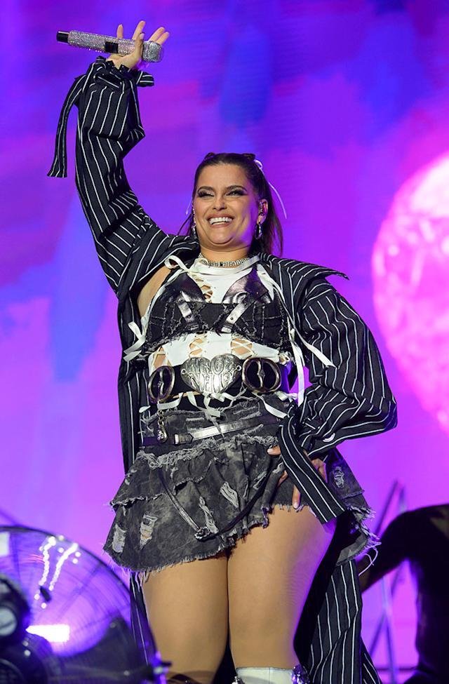 glandilus nelly furtado sing 90s 0ld walled km bc cici mgtow redpill vintage toutes