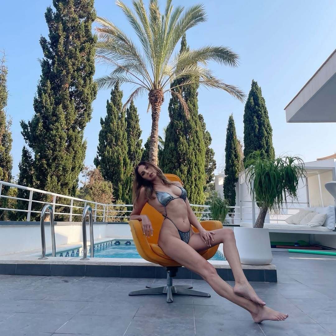 frederique tpmp tbt9 hanounah femme meuf fille les traitres m6