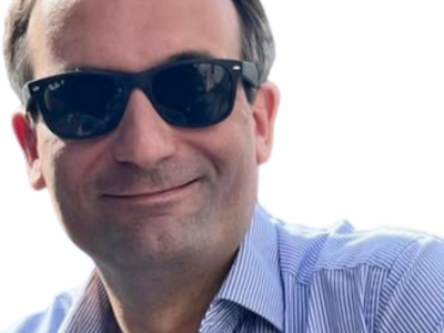 florian philippot lunettes de soleil chemise sourire