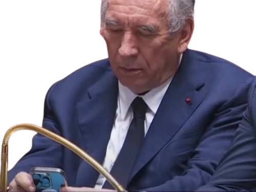 francois bayrou premier ministre telephone iphone assemblee nationale vieux boomer check jvc tiktok detoure