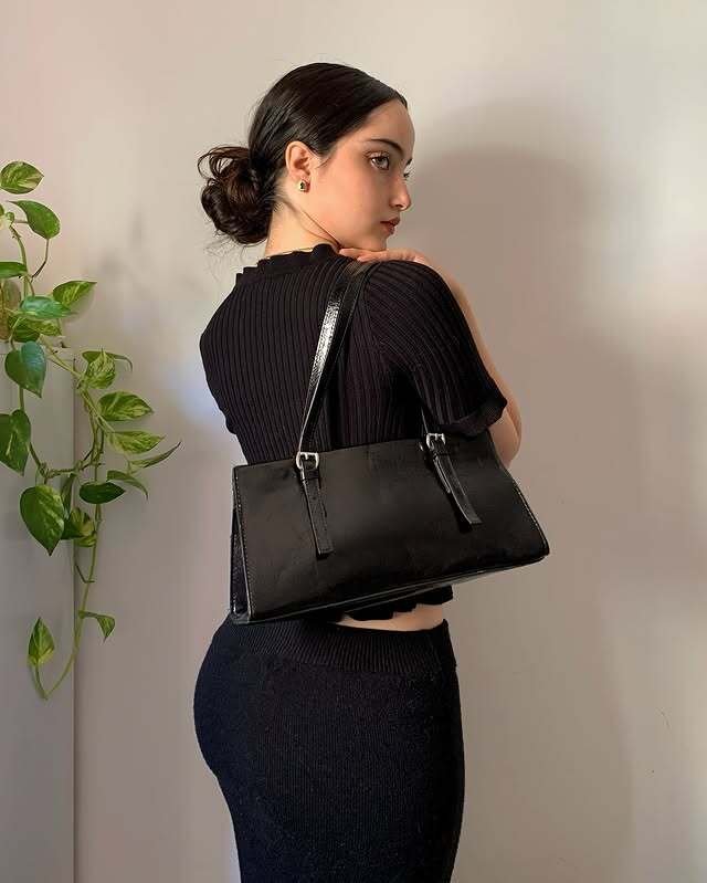 meuf femme fille teen feet russie palestine soral lastetas ass