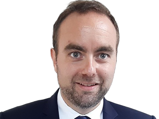 lecornu sebastien cornu macron premier ministre gouvernement macroniste dissolution pm sourire rire