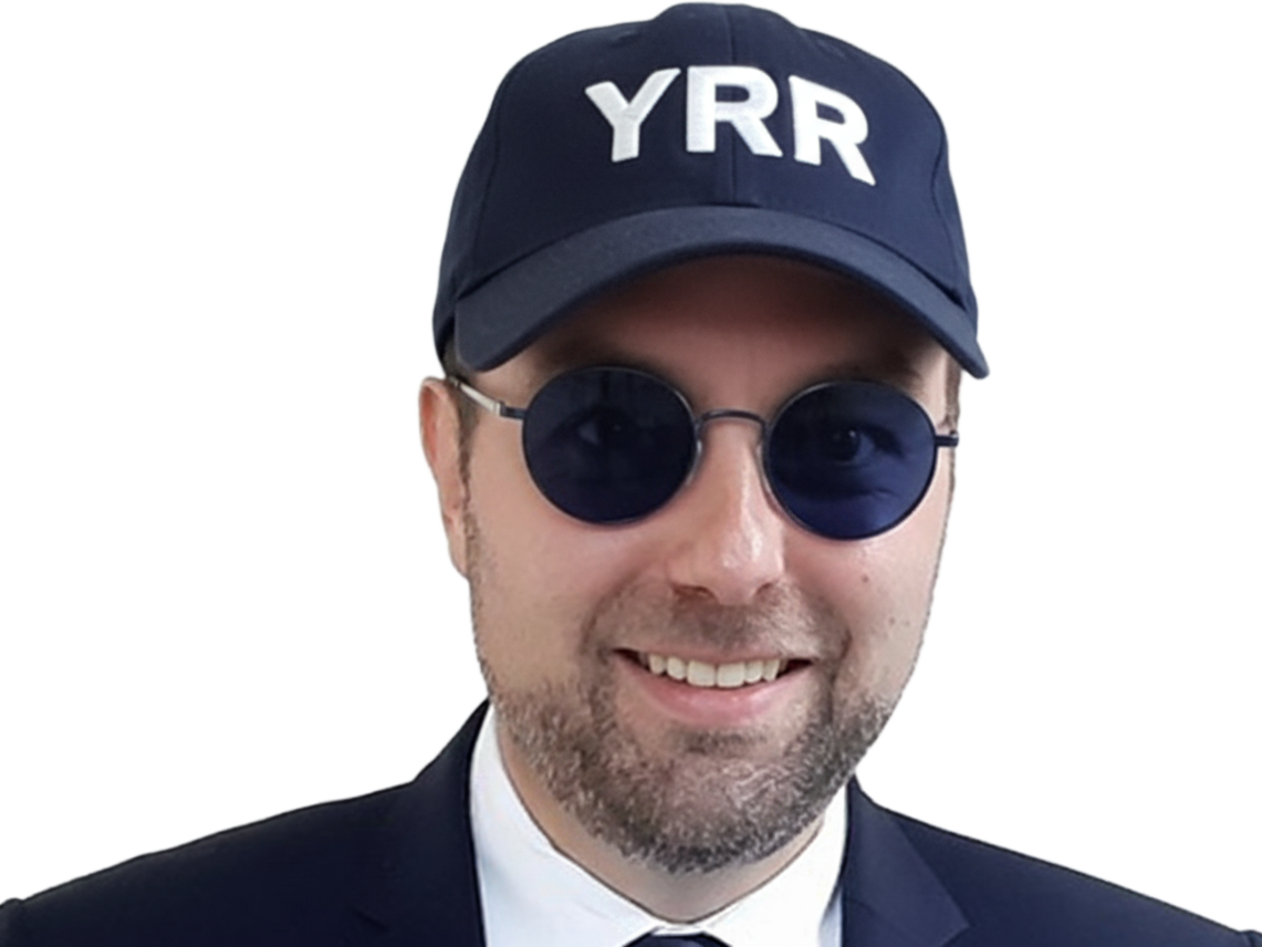 lecornu sebastien cornu macron premier ministre gouvernement macroniste dissolution pm sourire rire lunettes yrr