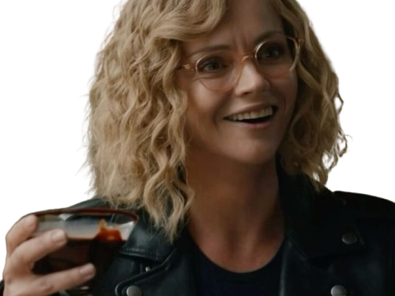 christina ricci misty quigley adulte actrice yellowjackets blonde lunettes folle showtime serie