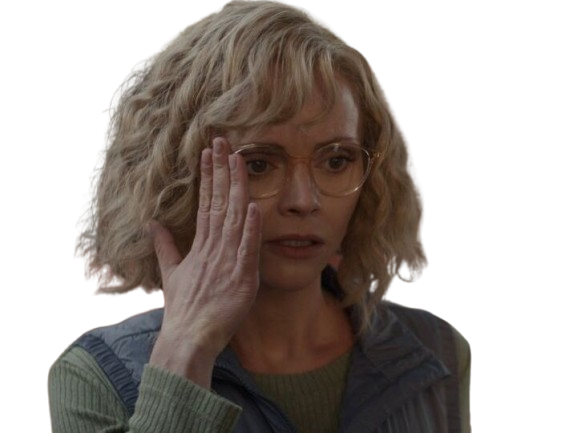 christina ricci misty quigley adulte actrice yellowjackets blonde lunettes folle showtime serie