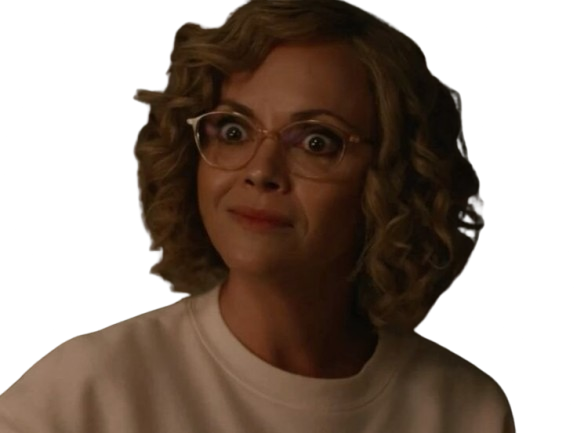 christina ricci misty quigley adulte actrice yellowjackets blonde lunettes folle showtime serie