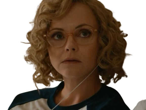 christina ricci misty quigley adulte actrice yellowjackets blonde lunettes folle showtime serie