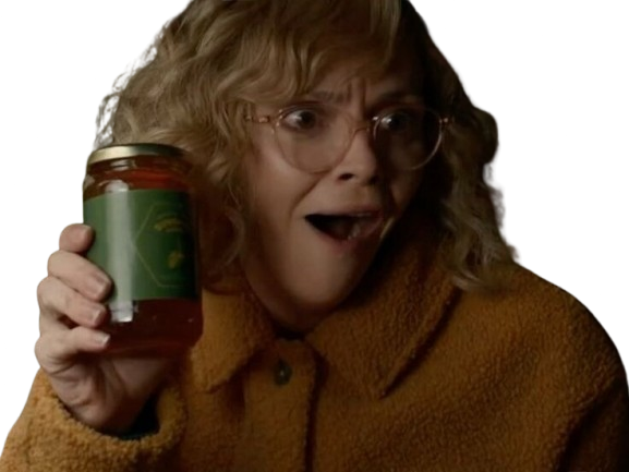 christina ricci misty quigley adulte actrice yellowjackets blonde lunettes folle showtime serie