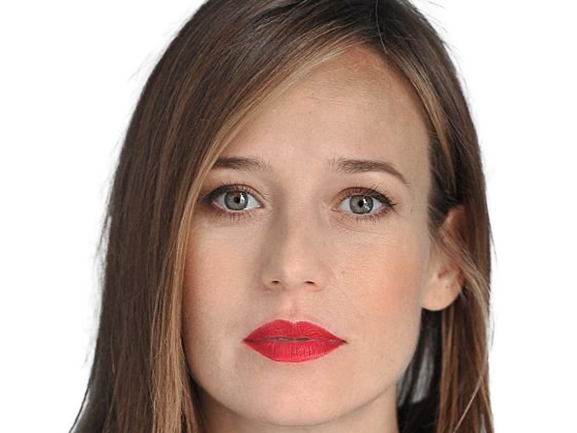 marta etura espagnol actrice realisatrice femme malveillance baztan quarantaine quarantenaire annees 2020 rouge levres rouges