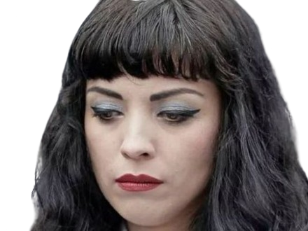 mon laferte norma chanteuse auteure compositrice latine mexicaine chilienne trentaine trentenaire brune femme