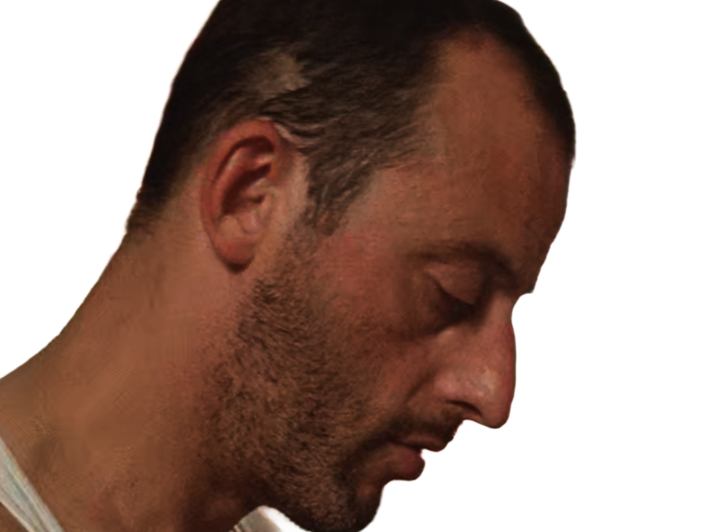 leon tueur gages nettoyeur professionnel film drame francais jean reno acteur homme quarantenaire cheveuxbruns yeuxmarrons