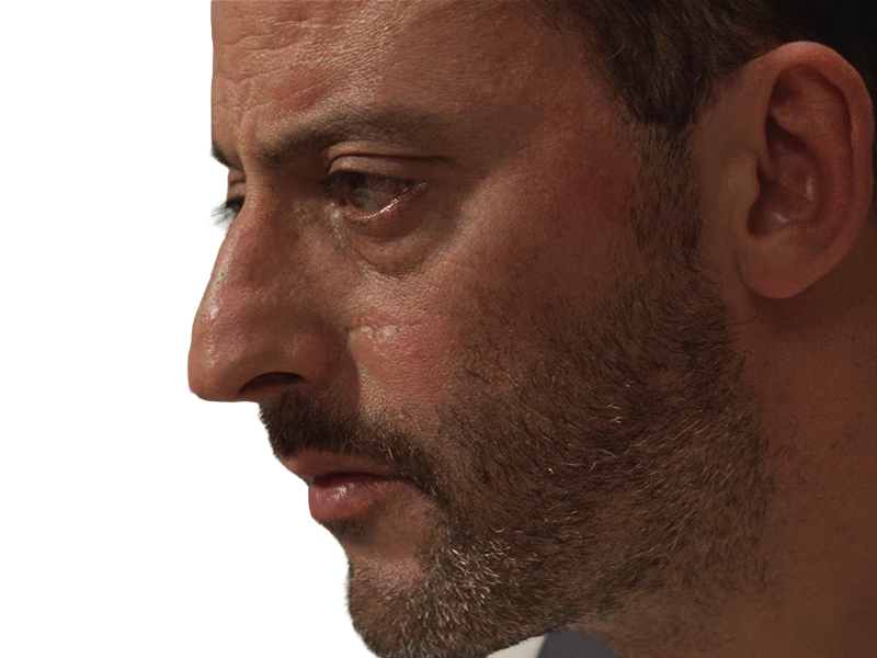 leon tueur gages nettoyeur professionnel film drame francais jean reno acteur homme quarantenaire cheveuxbruns yeuxmarrons