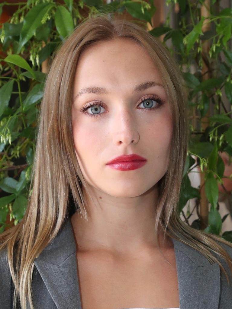 blonde bzez femme meuf fille bave 10