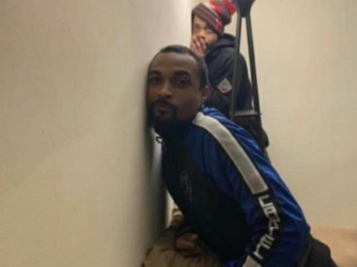 voisin voisins oreille collee epie epier espion espionne espionner bruit ecoute ecouter