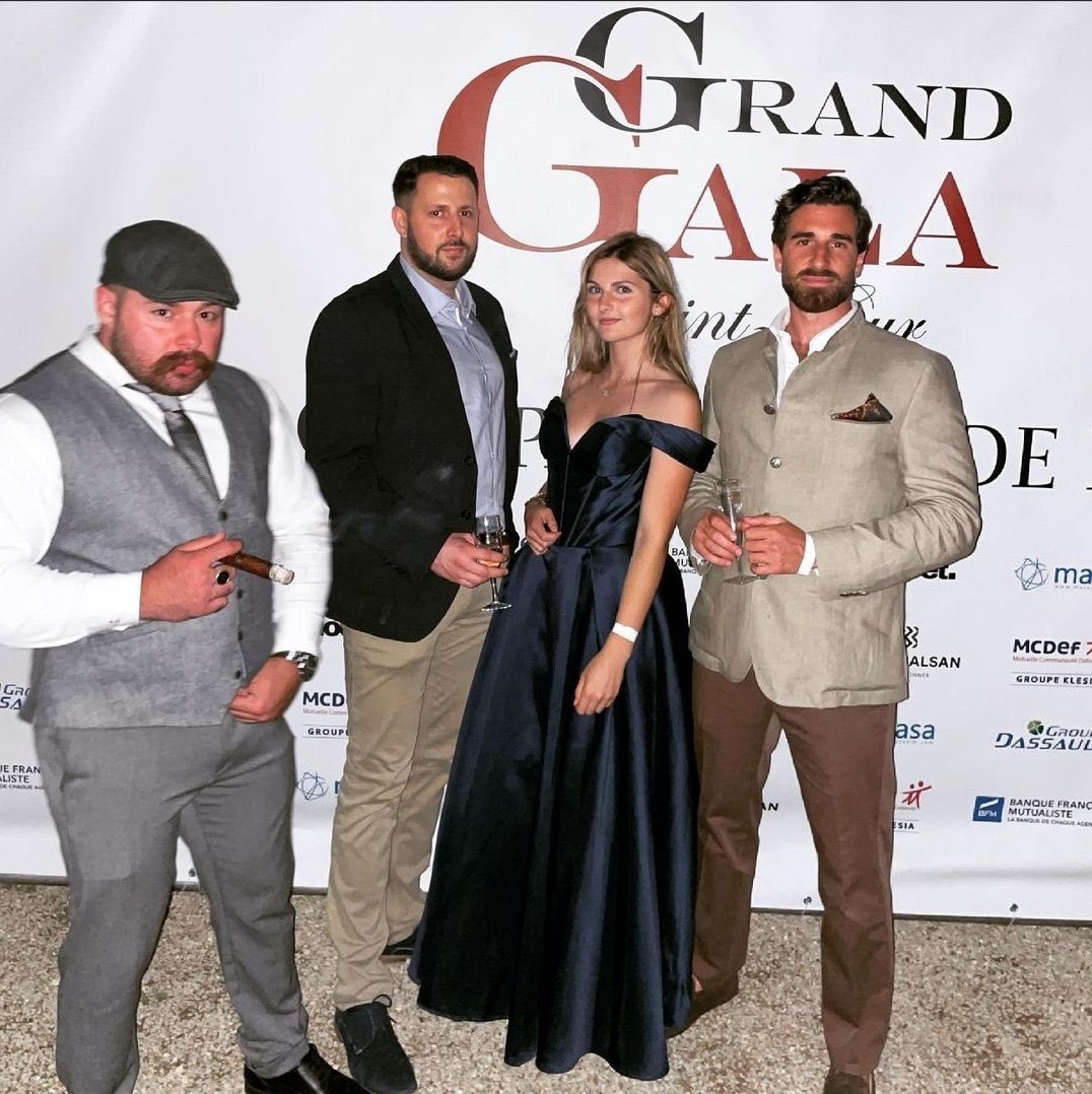 bench and et cigars thais escufon escufion julien rochedy droite ahi baptiste marchais donut 00000