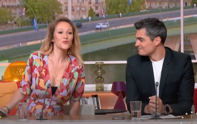 julia livage france 2 journaliste femme meuf fille bzez loche meule obus