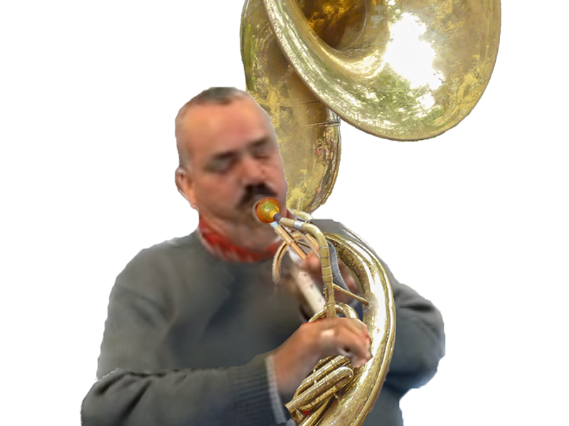 instrument musique pull gris trompette soubassophone cuivre pipeau