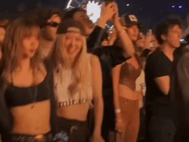 lisa rose blackpink danse kpop chanteuse dance style sexy move soiree ambiance gif