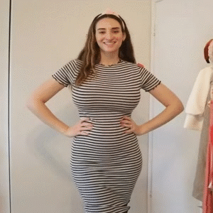 abby shapiro busty breast tit yt influ tok massif shap celeb people fame volupt round