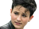 actrice-bex-taylor-klaus-serie-vingtaine-jeune-cheveux-courts-femme
