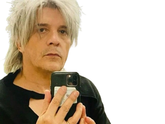 nicola sirchis sirkis chanteur compositeur francais indochine pop rock guitariste musicien