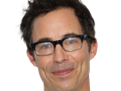 harrison-wells-scientifique-eobard-thawne-reverse-flash-tom-cavanagh-the-flash-serie-arrowverse-homme-cinquantaine-cheveux-bruns-yeux-bleus